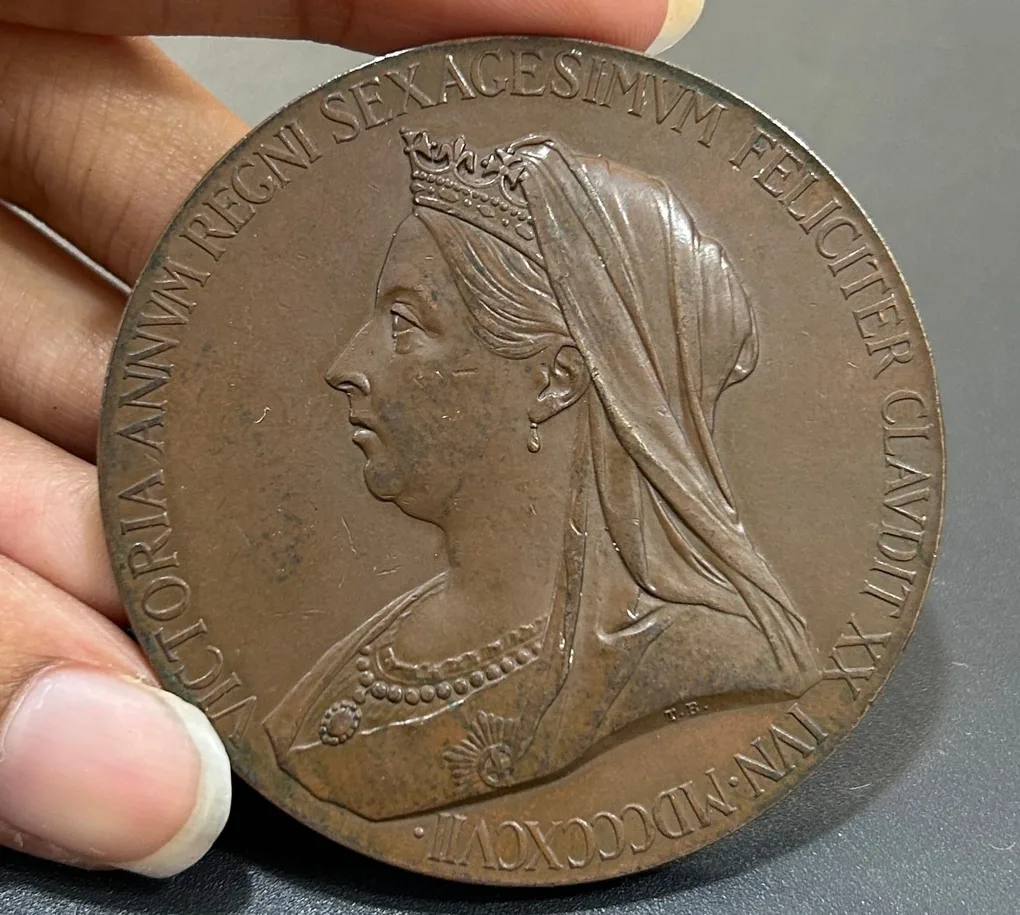 Great Britain, England Queen Victoria, 1837 - 1901. London (royal tower mint) (Heavy Weighted- 74.17 gr. )
