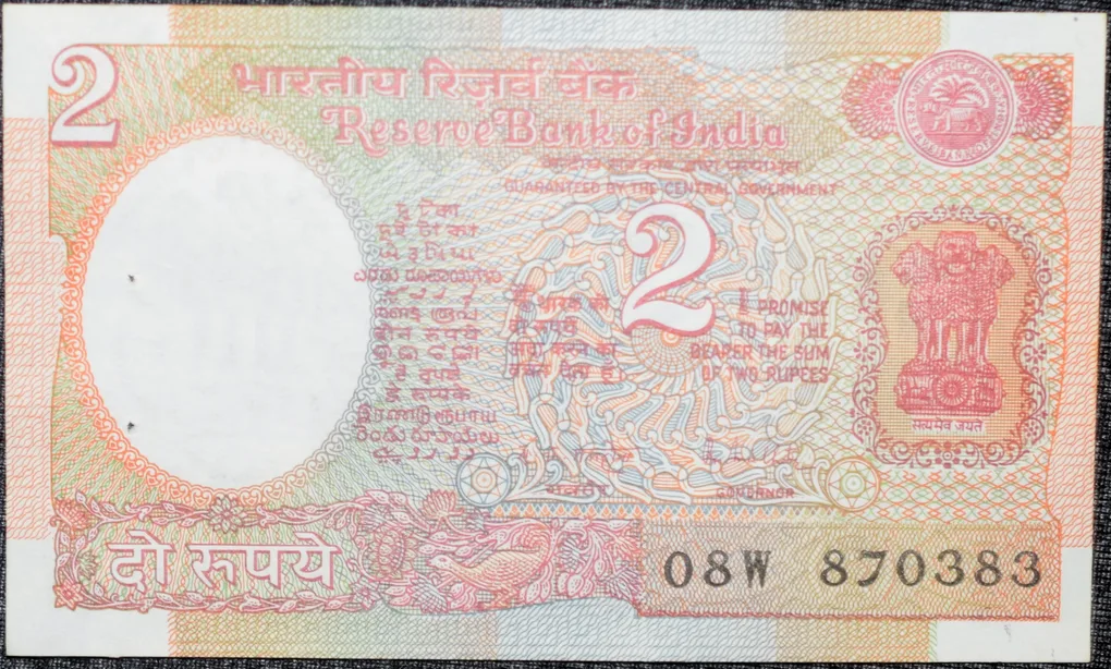 2 Rupees of Republic India (AD 1985-1990) R. N. Malhotra Signature - UNC Grade
