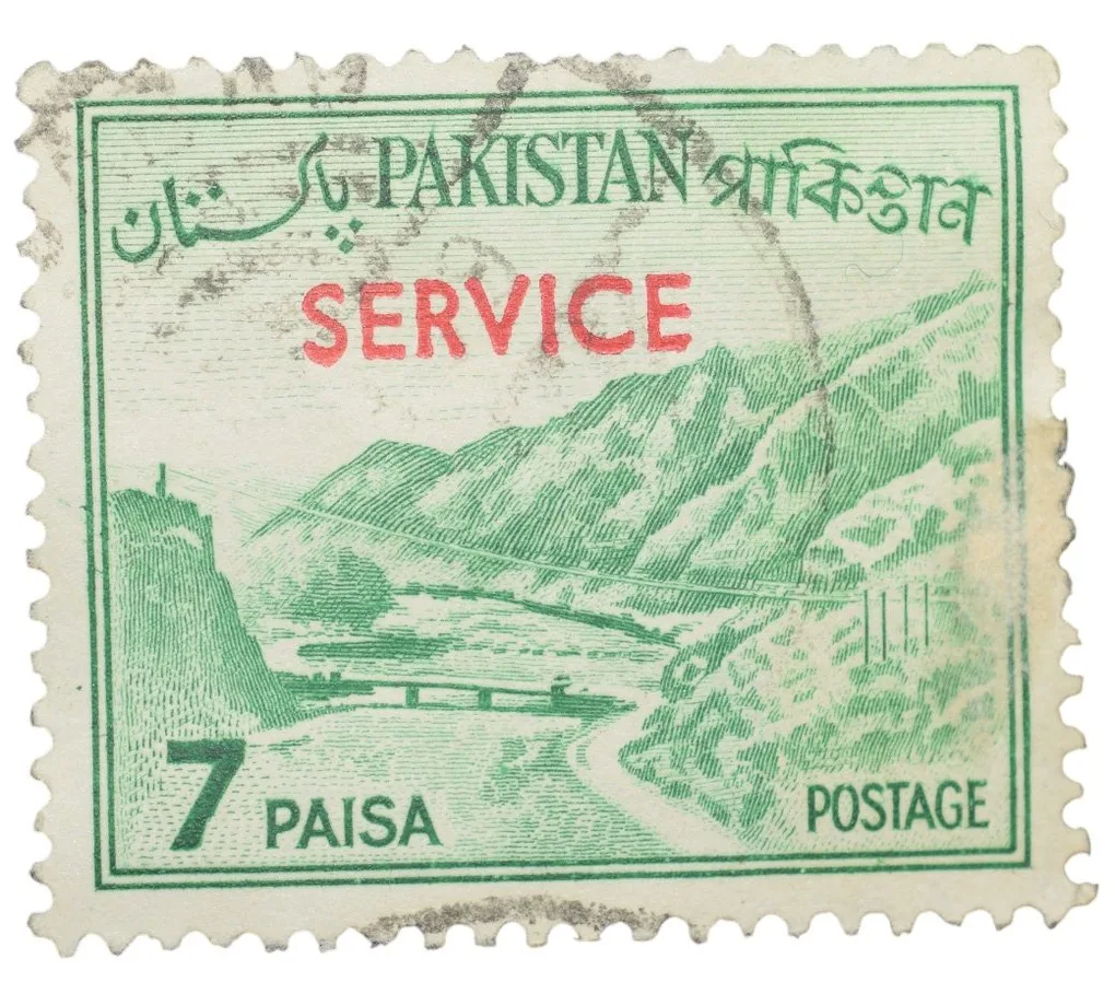 Old Postal Stamp of East Pakistan (Now Bangladesh) 7 Paise Green Colour with Khyber Pass (AD 1963) 'Service' Over Printed in Red Used Condition as per Image, Rare.
