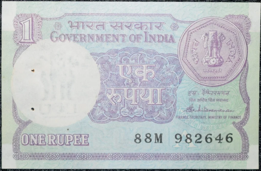 1 Rupee of Republic India (AD 1987) S. Venkitaramanan Signature - Sagar Samrat - oil rig
