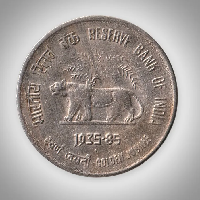 Rare 50 Paise 1985 Reserve Bank of India Golden Jubilee Republic India Commemorative Coin # A010