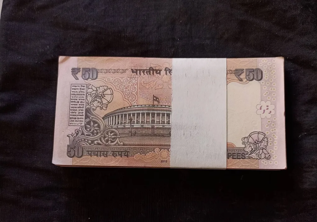Reserve Bank of India Denominaton 50₹ bundle Gem unc condition