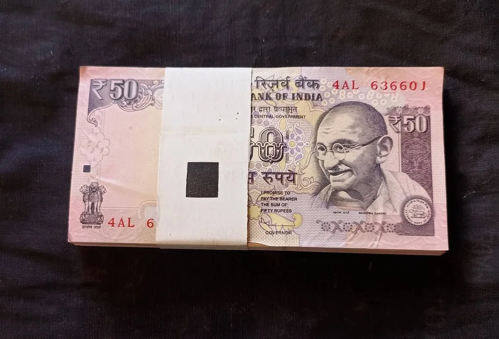 Reserve Bank of India Denominaton 50₹ bundle Gem unc condition