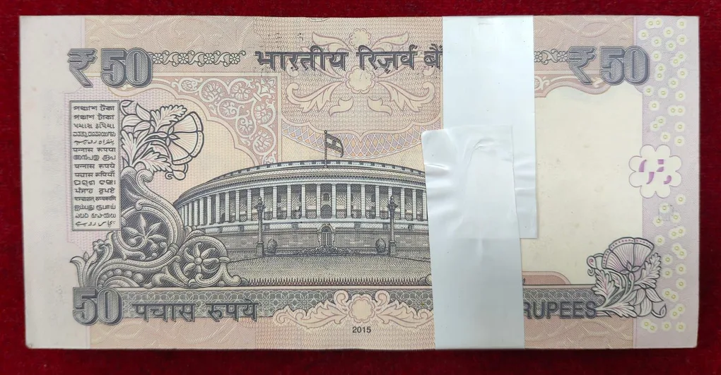 50 RUPEESOLD ISSUE GOVERNOR RAGHURAM G. RAJAN RARE UNC SERIAL PACKET