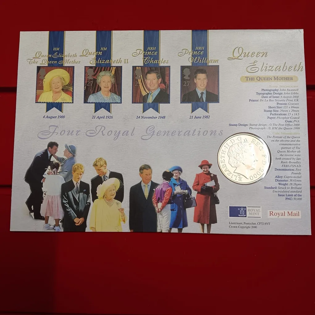 Ex Rare Proof Coin Set 5 Pounds 100th Birthday of H.M. Queen Elizabeth The Queen Mother in 2000 Issued By The Royal Mint