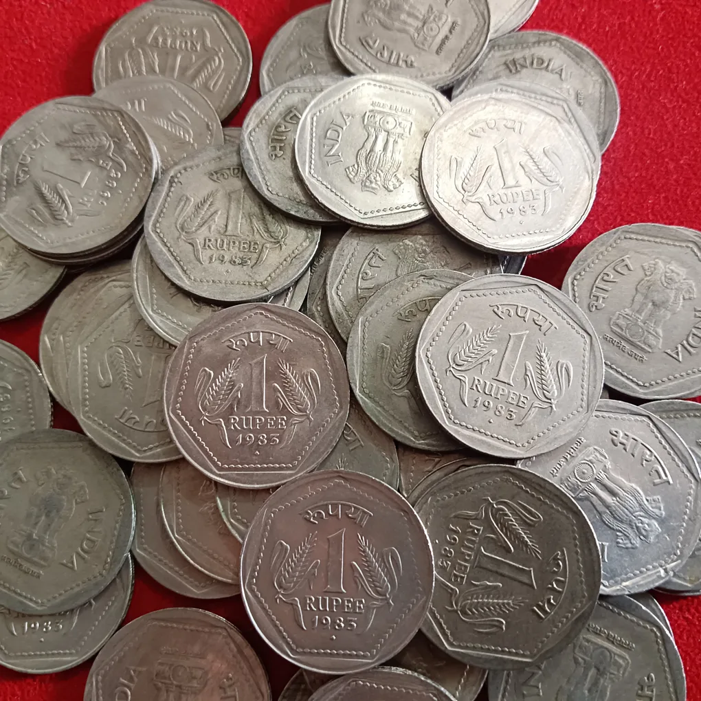 One Rupee Scare Coin 1983 Year Bombay Mint 10 Pcs Given Republic of India