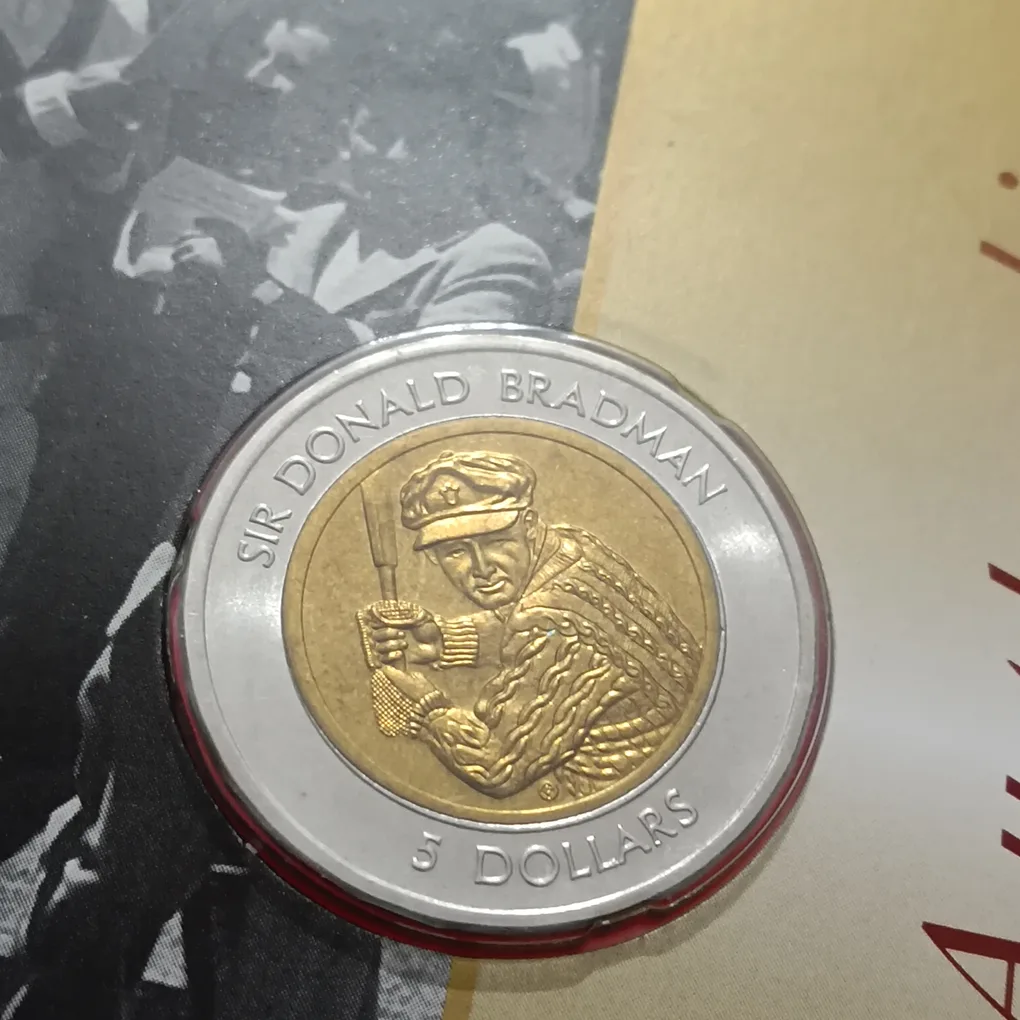 Ex Rare 1997 Australian Legends Sir Donald Bradman $5 bimetallic Uncirculated Proof Coin Issue Royal Australian Mint