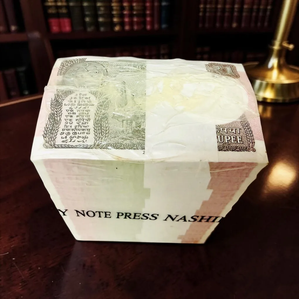 Re 1 India Banknote Year 2016 Seal Rim Small Font Seal Unique And Rare
