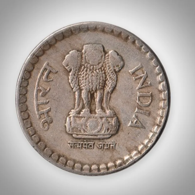 Rare 5 Rupees 2001 Republic of India Calcutta Mint Coinage India Coin # A156
