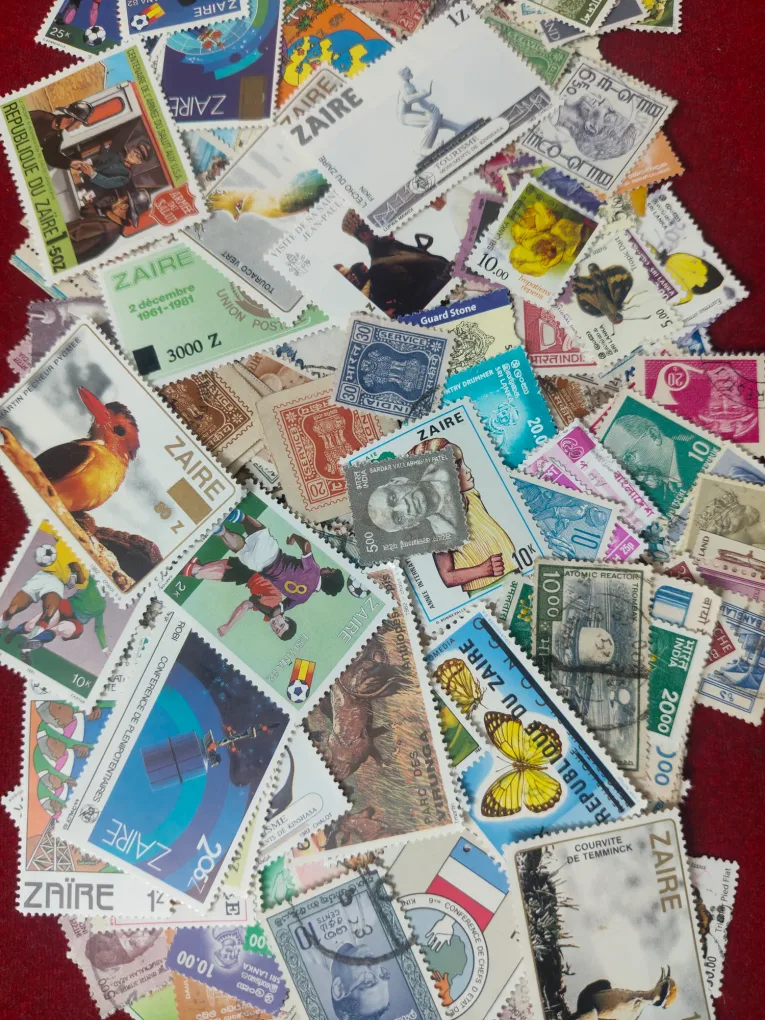 200 DIFFERENT  STAMP LOWEST PRICE