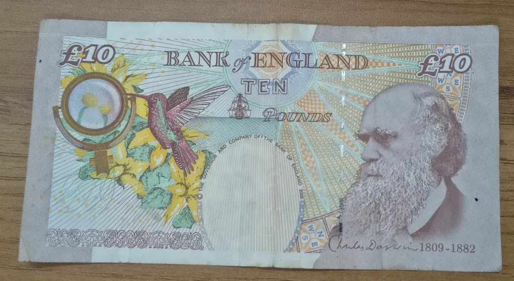 England 10 Pounds - Elizabeth II Charles Darwin Rare