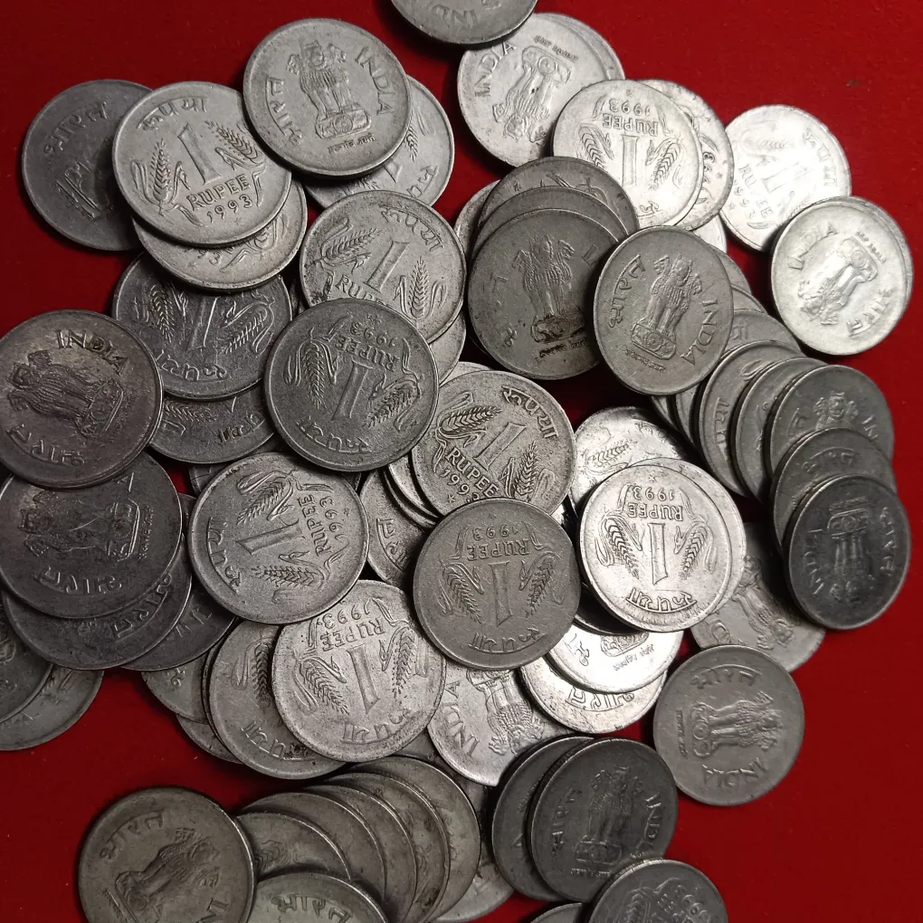 One Rs Scare Coins 82 Pcs 1993 Year Hyderabad Mint Republic of India