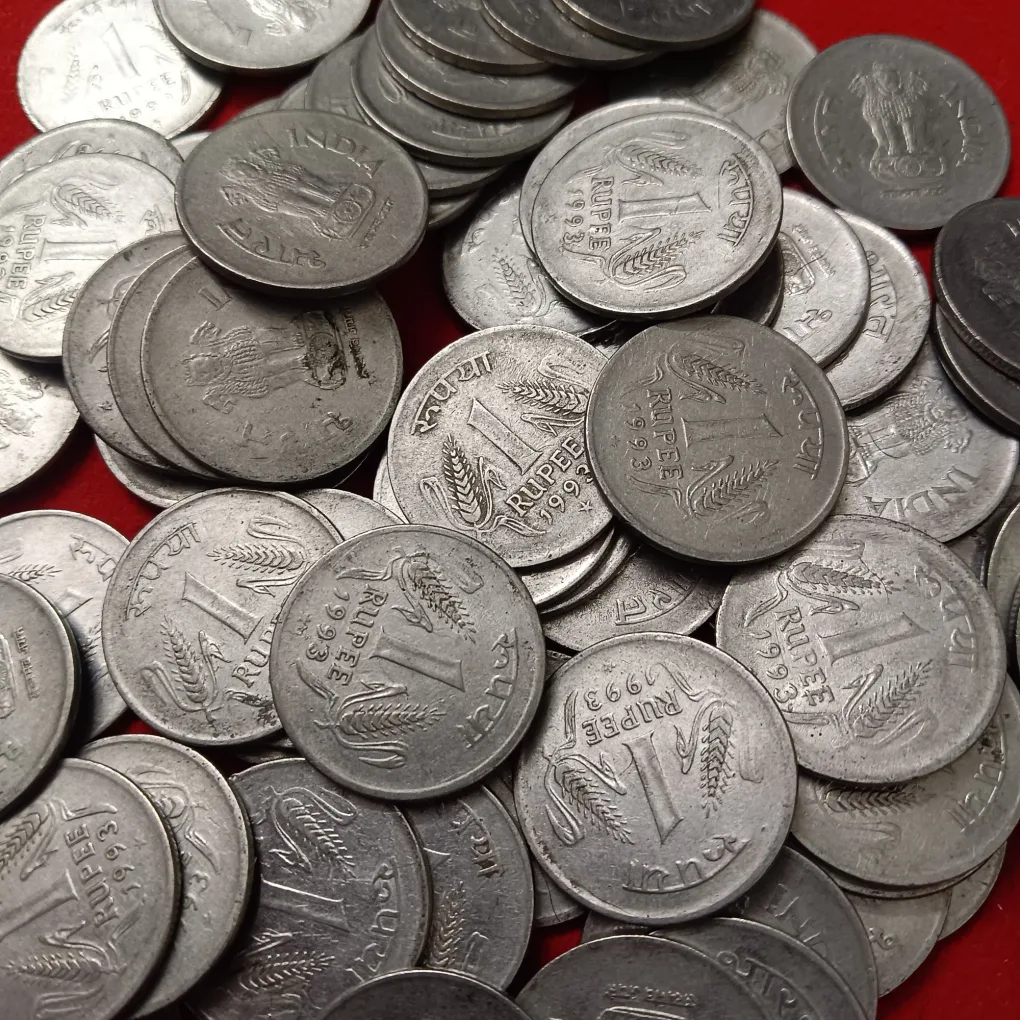 One Rs Scare Coins 82 Pcs 1993 Year Hyderabad Mint Republic of India