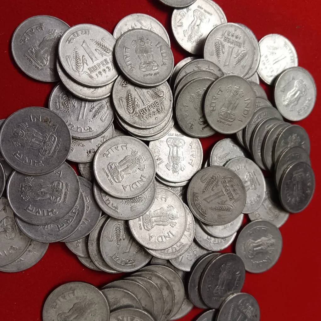 One Rs Scare Coins 82 Pcs 1993 Year Hyderabad Mint Republic of India