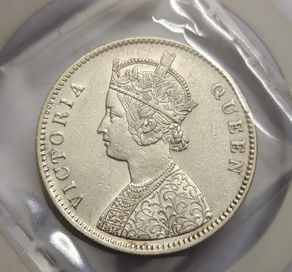 British India Victoria 1862  One Rupee Silver Coin UNC