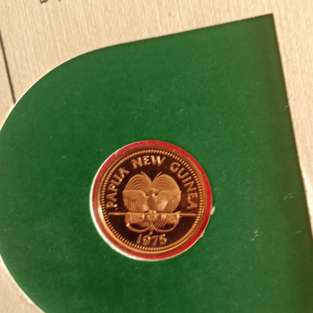 1975 PNG Papua New Guinea PNC with Proof 1 Toea 1t Coin and Matching Stamp