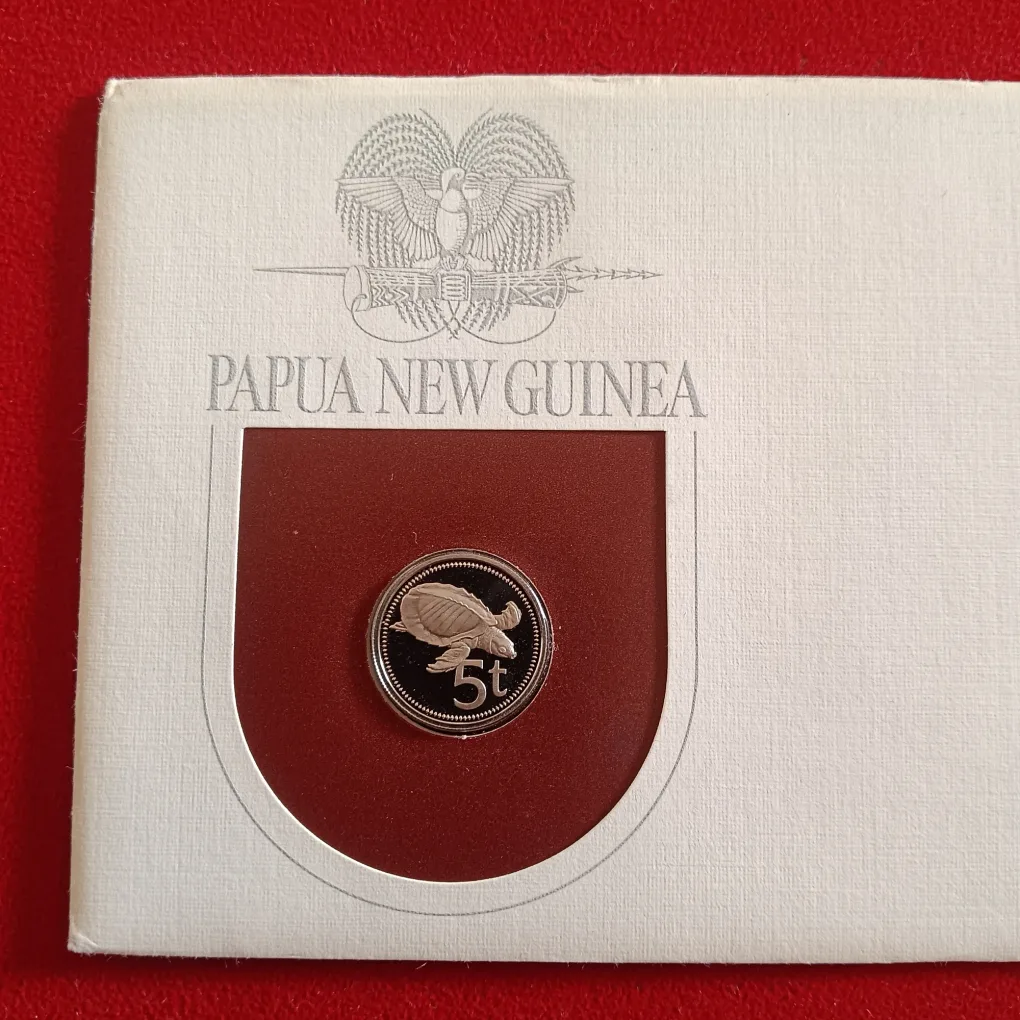 1975 PNG Papua New Guinea PNC with Proof 5 Toea 5t Coin and Matching Stamp