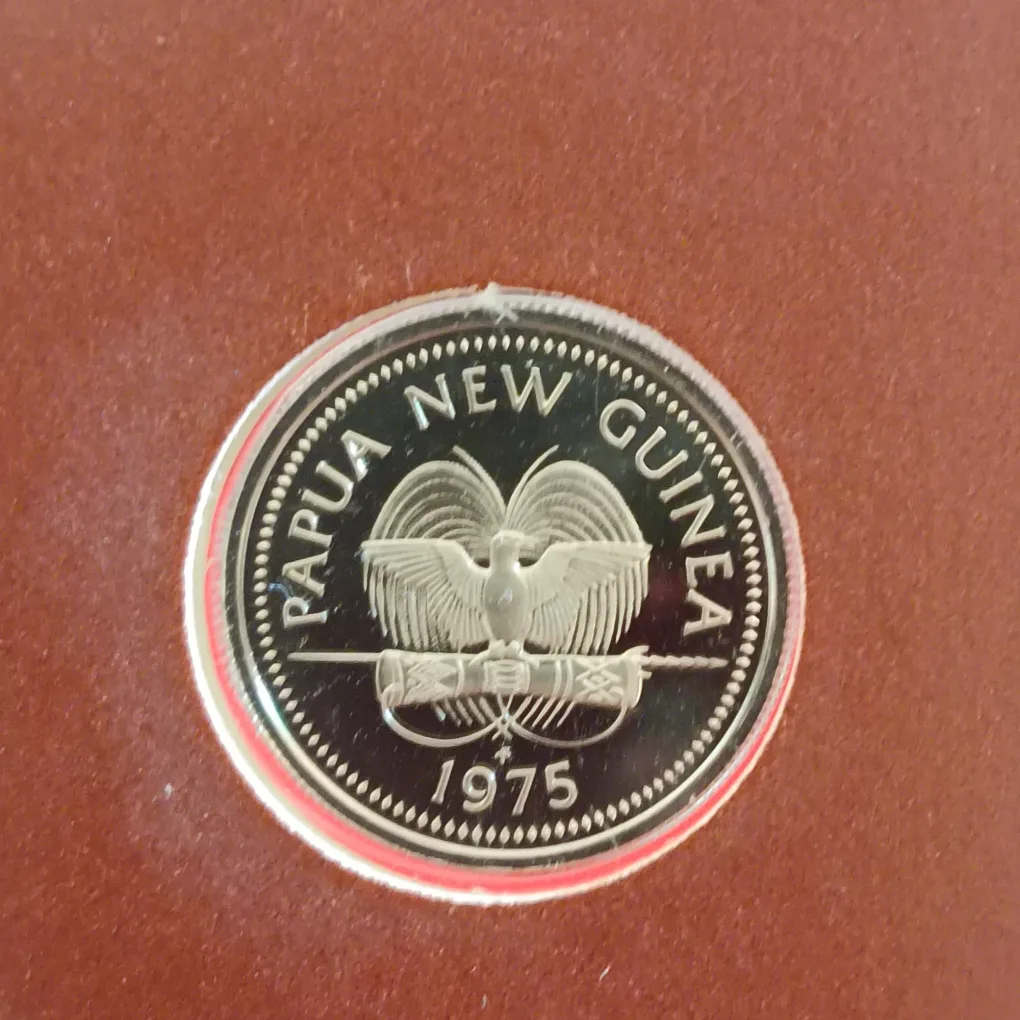 1975 PNG Papua New Guinea PNC with Proof 5 Toea 5t Coin and Matching Stamp