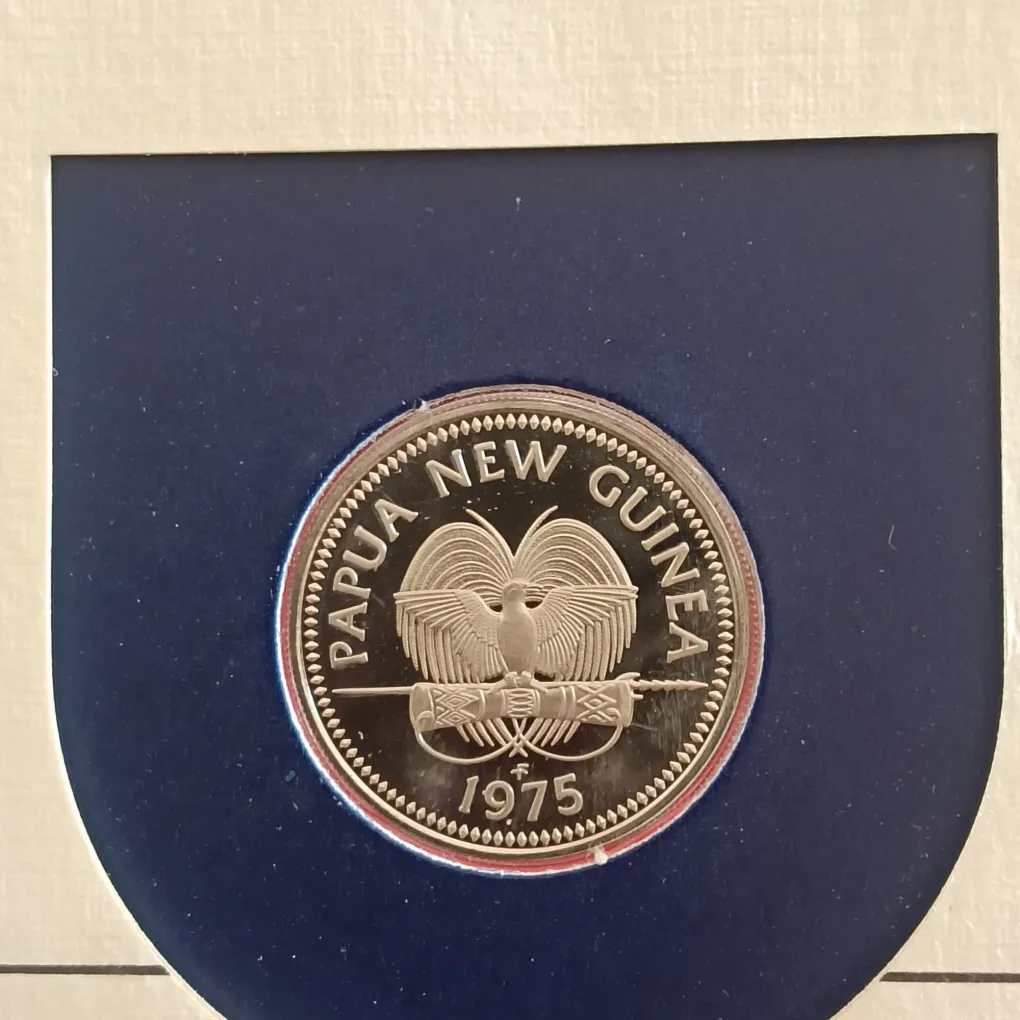 1975 PNG Papua New Guinea PNC with Proof 10 Toea 10 t Coin and Matching Stamp