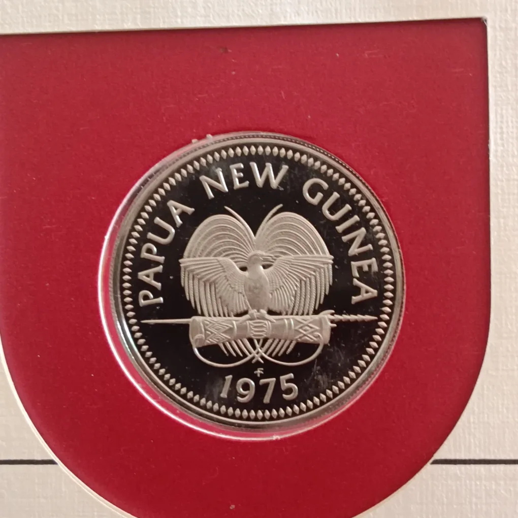 1975 PNG Papua New Guinea PNC with Proof 20 Toea 20 t Coin and Matching Stamp