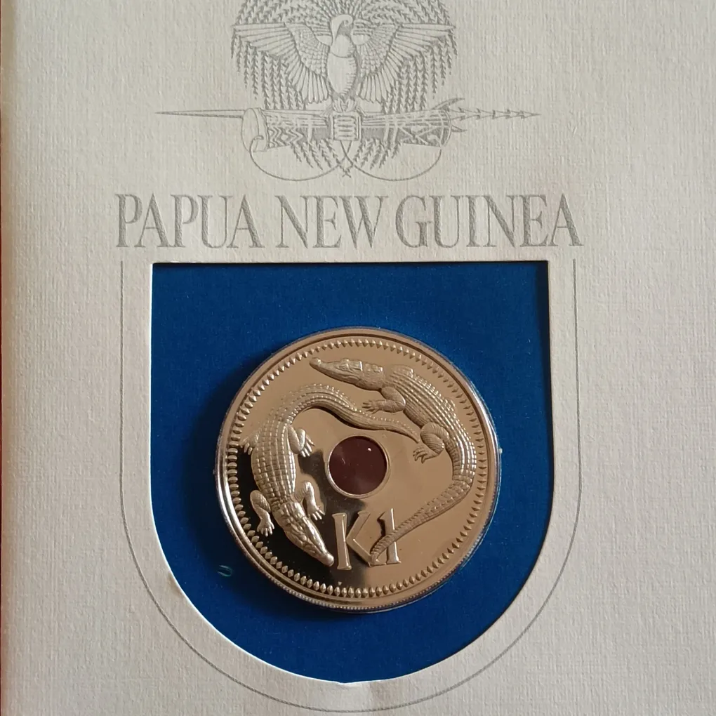 1975 PNG Papua New Guinea PNC with Proof 1 Kina Toea K1 t Proof Coin and Matching Stamp