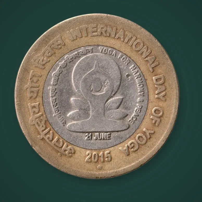 Rare 10 Rupees 2015 International Day of Yoga Commemorative Republic India Noida Mint Coin # A775
