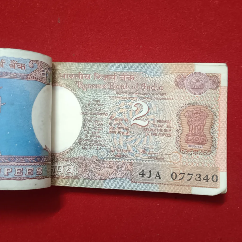 Two Rs Satalite Bundle Serial 62 Notes Governor s.venkerrakan Republic of India 077339
