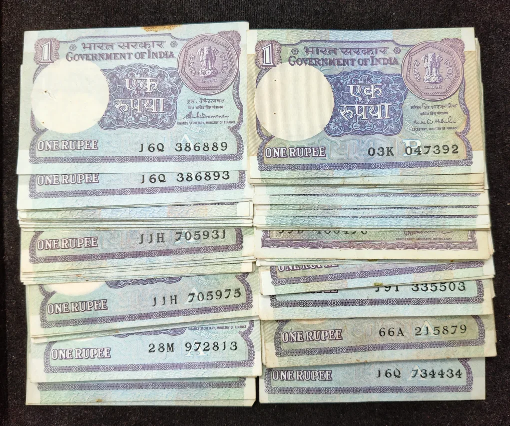 1 Rupees Old Issue Mix Governor Mix Year Top Condition Rare (100 Note Lott)
