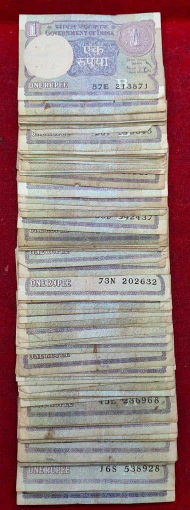 1 Rupees Old Issue MIX Governor Rare Used Condition (100 Note LOTT )