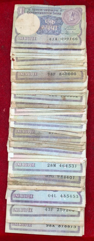 1 Rupees Old Issue MIX Governor Rare Used Condition (100 Note LOTT )