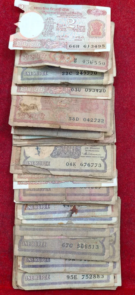 1 Rupees & 2 Rupees Old Issue MIX Governor Rare Poor Condition (100 Note LOTT )