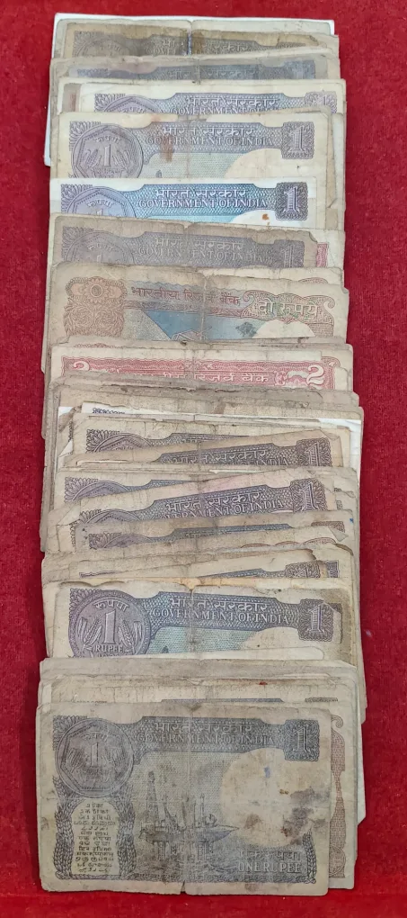 1 Rupees & 2 Rupees Old Issue MIX Governor Rare Poor Condition (100 Note LOTT )