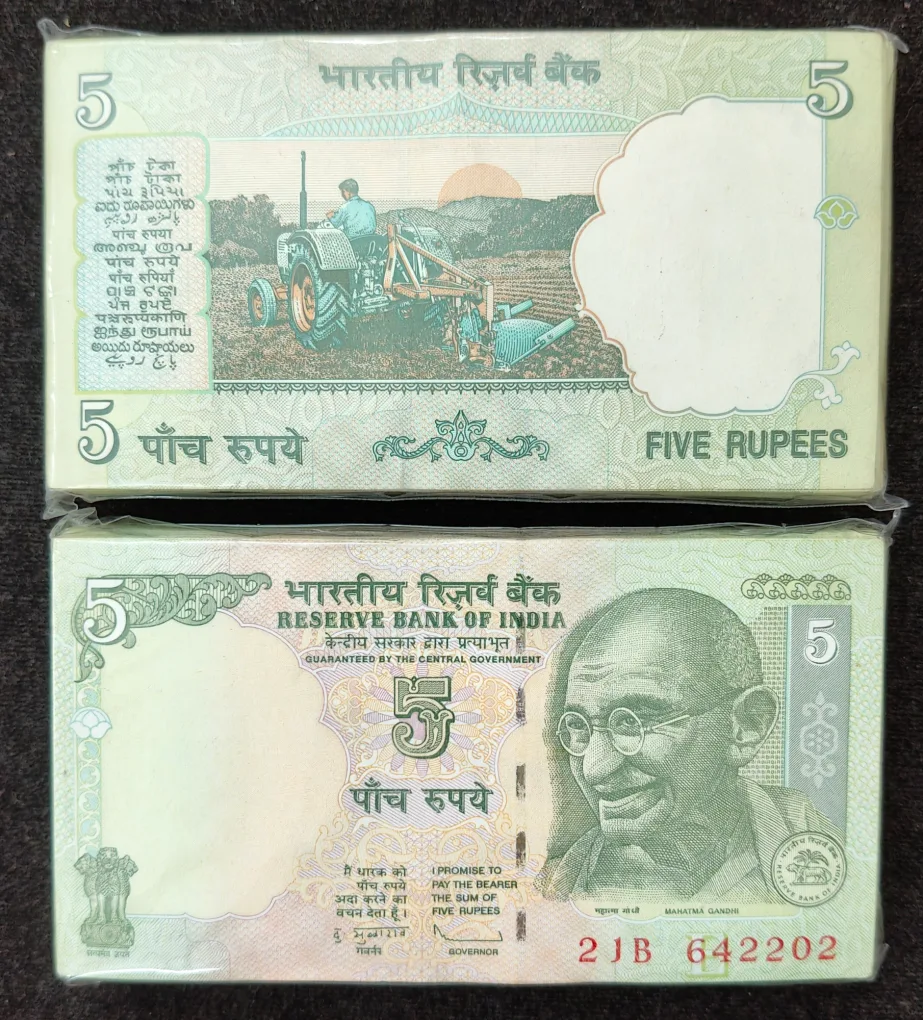5 Rupees Non- Serial UNC Rare (100 Note Lott)