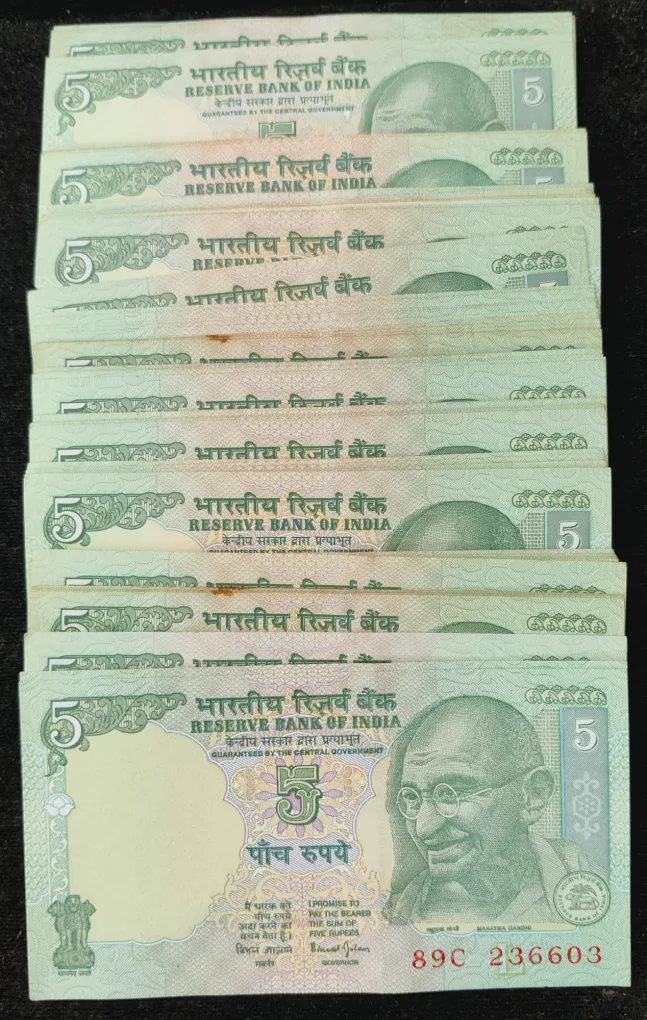 5 Rupees Non- Serial UNC Rare (100 Note Lott)