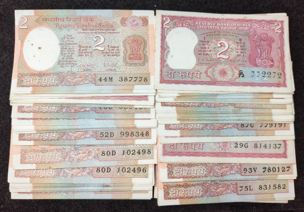 2 Rupees Old Issue UNC Rare (100 Note Lott)
