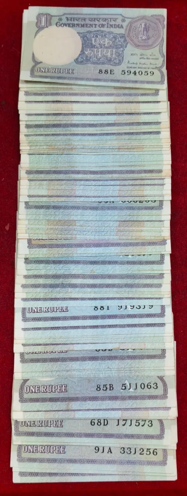 1 Rupees Mix Year Mix Governor Rare Unc (100 Note Lott)