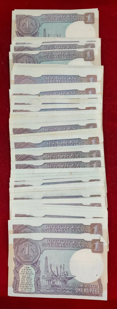 1 Rupees Mix Year Mix Governor Rare Unc (100 Note Lott)