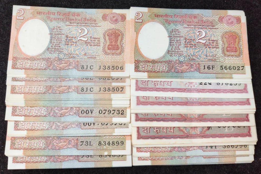 2 Rupees Old Issue UNC Rare (100 Note Lott)