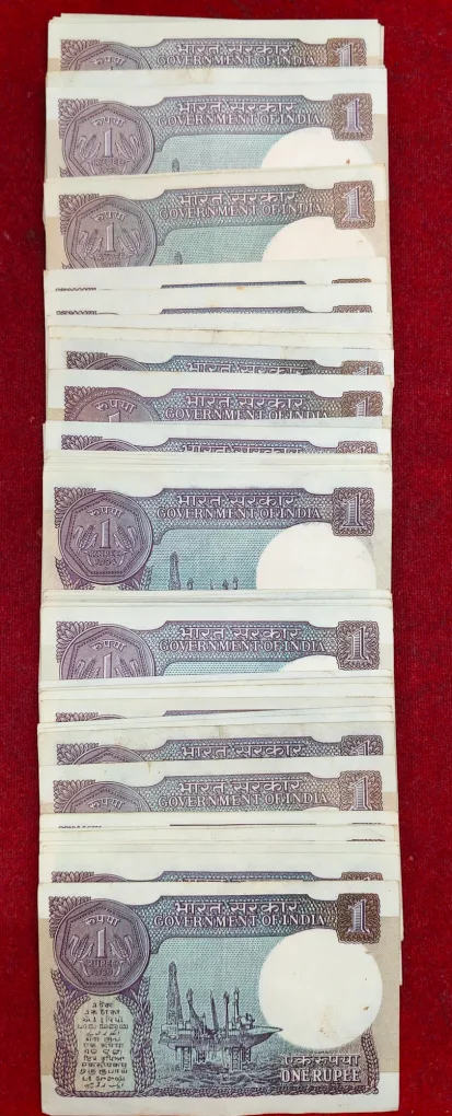 1 Rupees Mix Year Mix Governor Rare Unc (100 Note Lott)