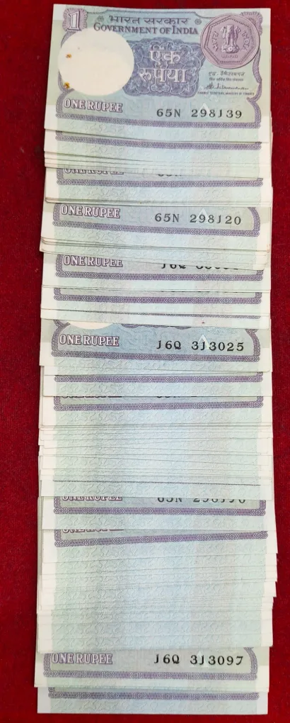 1 Rupees Mix Year Mix Governor Rare Unc (100 Note Lott)