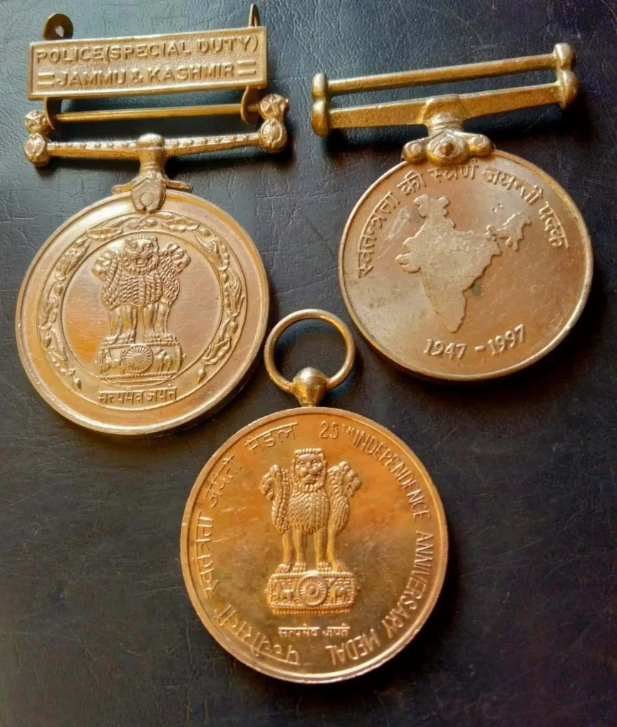RARE RARE .......... SET OF 3 PIECES OF  3 DIFFERENT TYPES OF INDIAN POLICE MEDALS METAL(ALL 3): NICKEL EXCELLENT CONDITION same and similar piece available