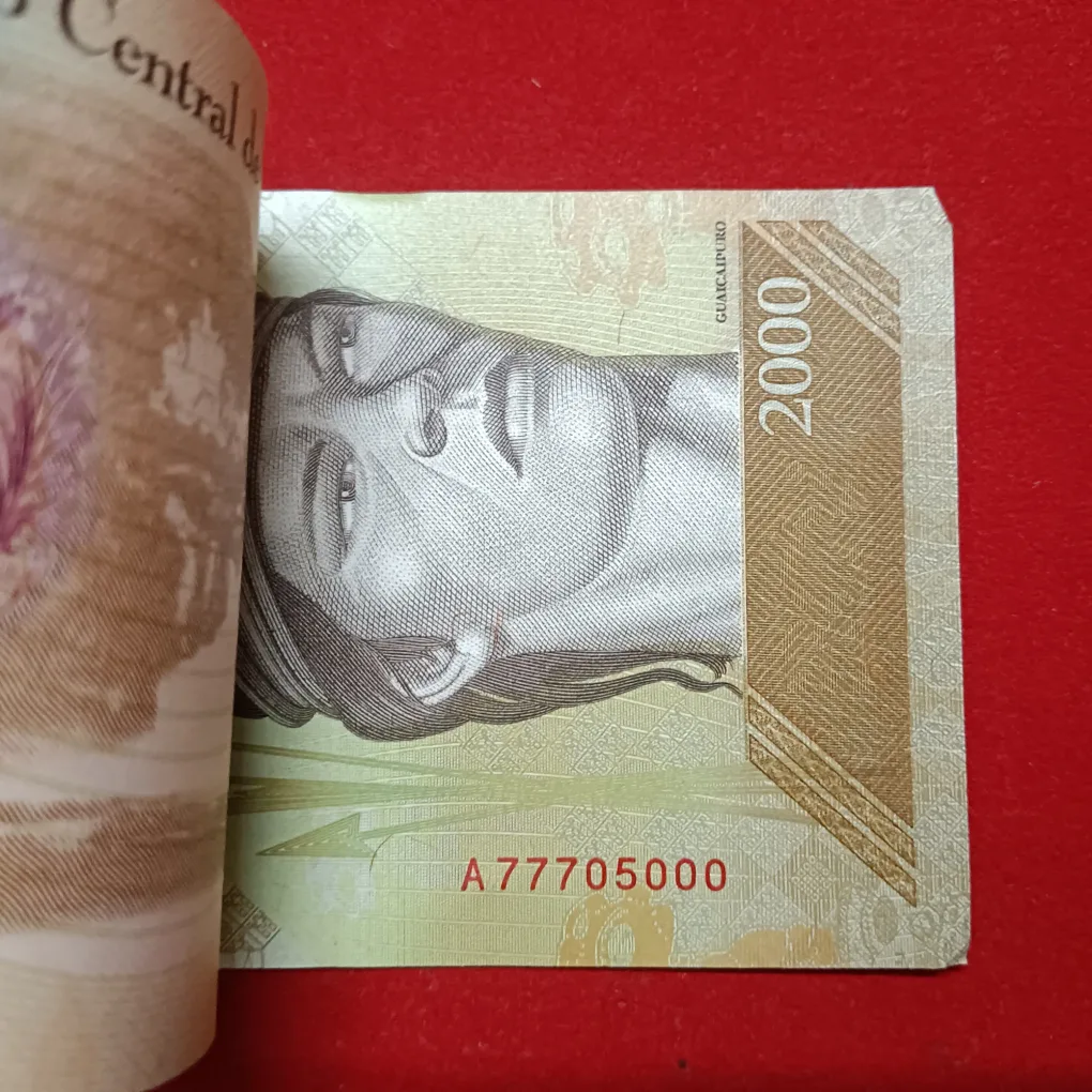 Rare 2000 Dos Mil Bolavares Full Serial Bundle Central Bank of Venezuela Gem Unc Condition 77704901