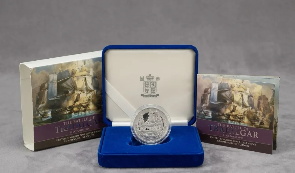 United Kingdom 5 Pounds 2005 - Elizabeth II Trafalgar; ( Silver Weight 28.28 g ) Commemorative issue rare coin The Royal Mint Issue with box and Certificate