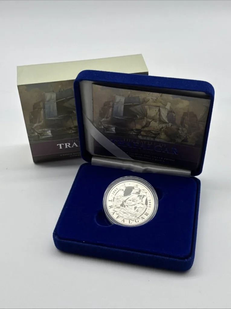 United Kingdom 5 Pounds 2005 - Elizabeth II Trafalgar; ( Silver Weight 28.28 g ) Commemorative issue rare coin The Royal Mint Issue with box and Certificate