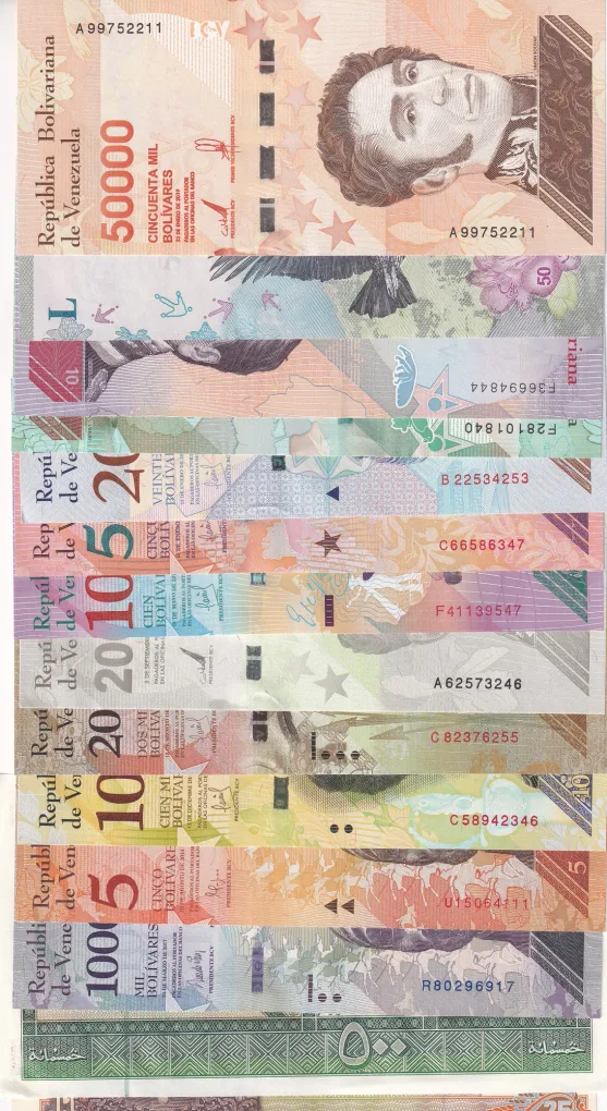 100 Different Denomination Foreign Rare Unc (100 Note) Set