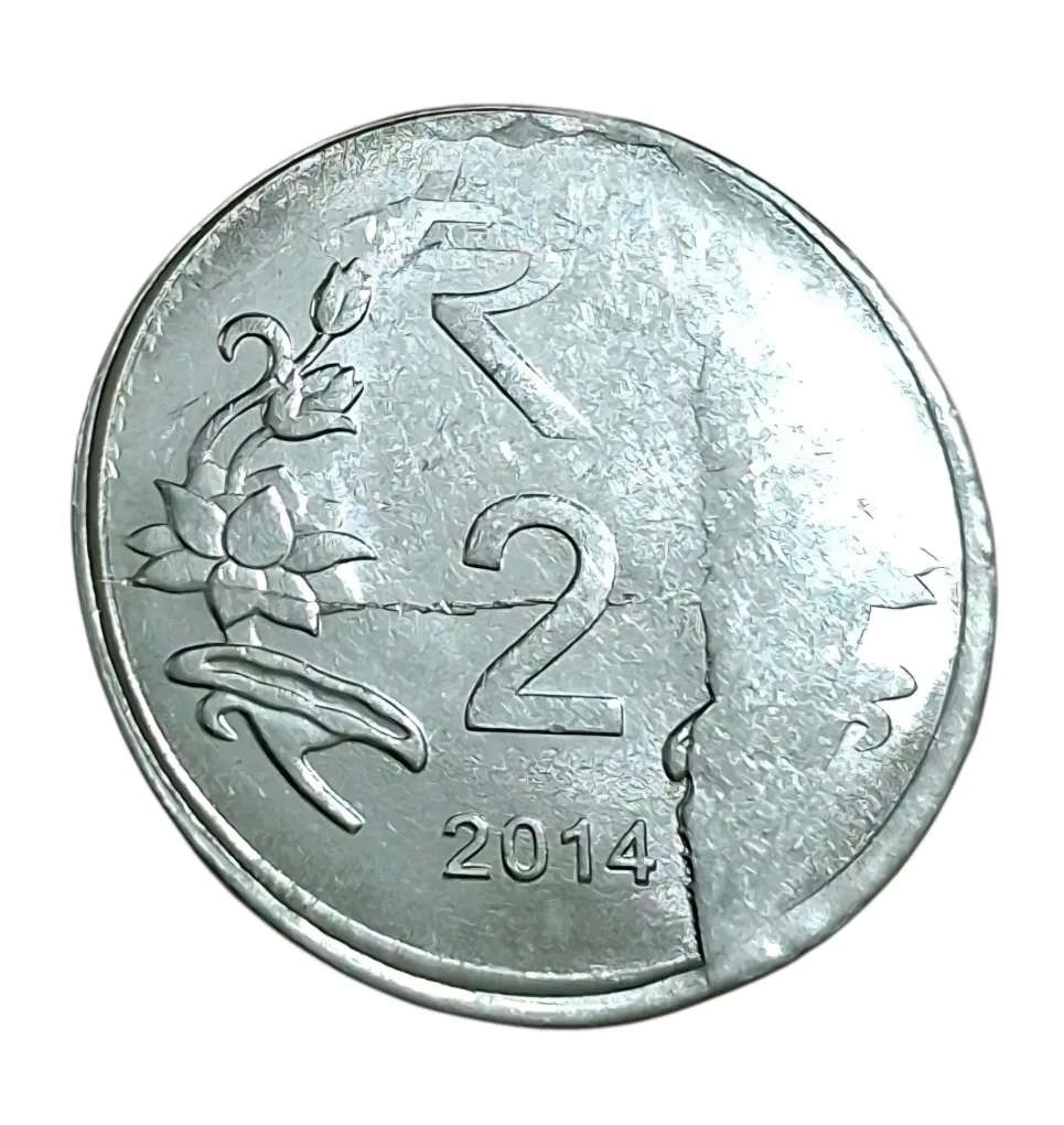 2 Rupees Fss Year 2014 Major DIE CUD Or EXTRA METAL DEPOSIT with CLOCK ROTATION & DIE CRACK Errors **SCARE** High Collectable Grade.
