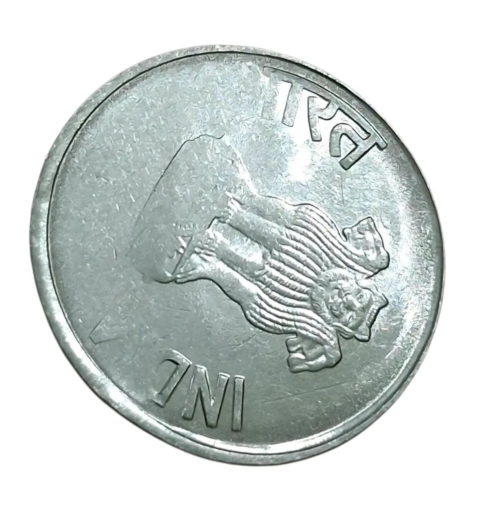 2 Rupees Fss Year 2014 Major DIE CUD Or EXTRA METAL DEPOSIT with CLOCK ROTATION & DIE CRACK Errors **SCARE** High Collectable Grade.