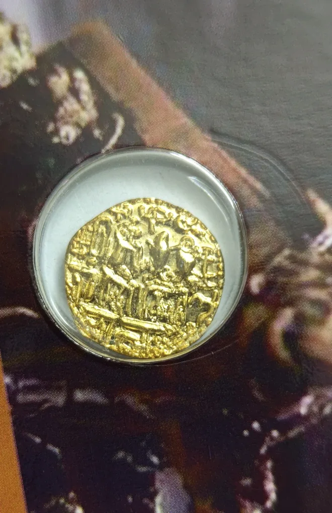 The Cholas Gold Kahavanu Reproduction Coin With Beautiful Folder