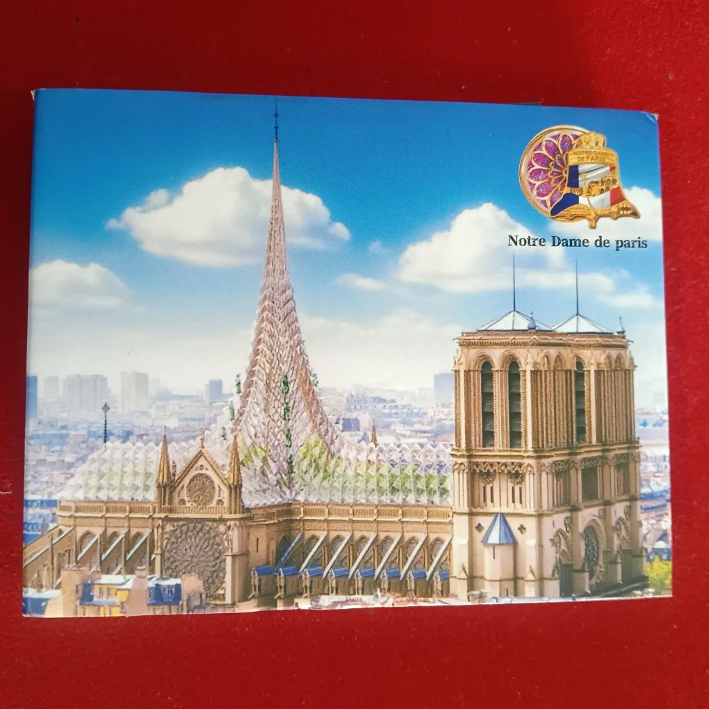 Ex Rare Notre-Dame de Paris Commemorative Proof Coin ★ 🇨🇲 Cameroon – 2025 – 100 Francs CFA | 53.3 g (47 g Copper + 6.3 g Silver) | BU (Brilliant Uncirculated) | Bi-Metal Issue | Limited Mintage: 666 pcs