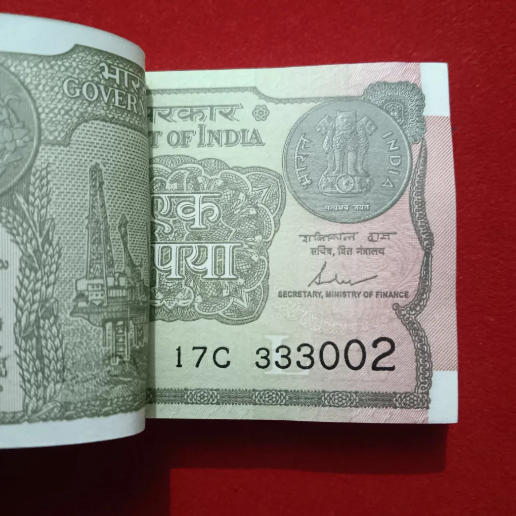 One Rs Rare Full Serial Semi Fancy Number Bundle Finance Minister Shakti kant Das Year 2017 Reserve Bank of India 333001